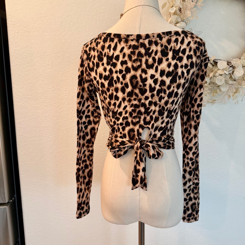 🐆 Victoria’s Secret Heavenly Modal Leopard Print Tie-Back Long Sleeve Crop Top - Picture 5 of 13